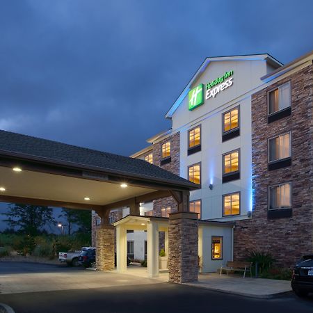 Holiday Inn Express Newport, An Ihg Hotel Exterior photo