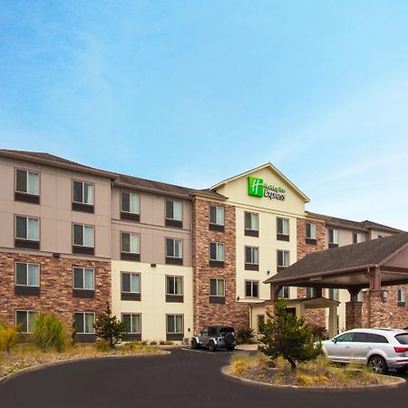 Holiday Inn Express Newport, An Ihg Hotel Exterior photo