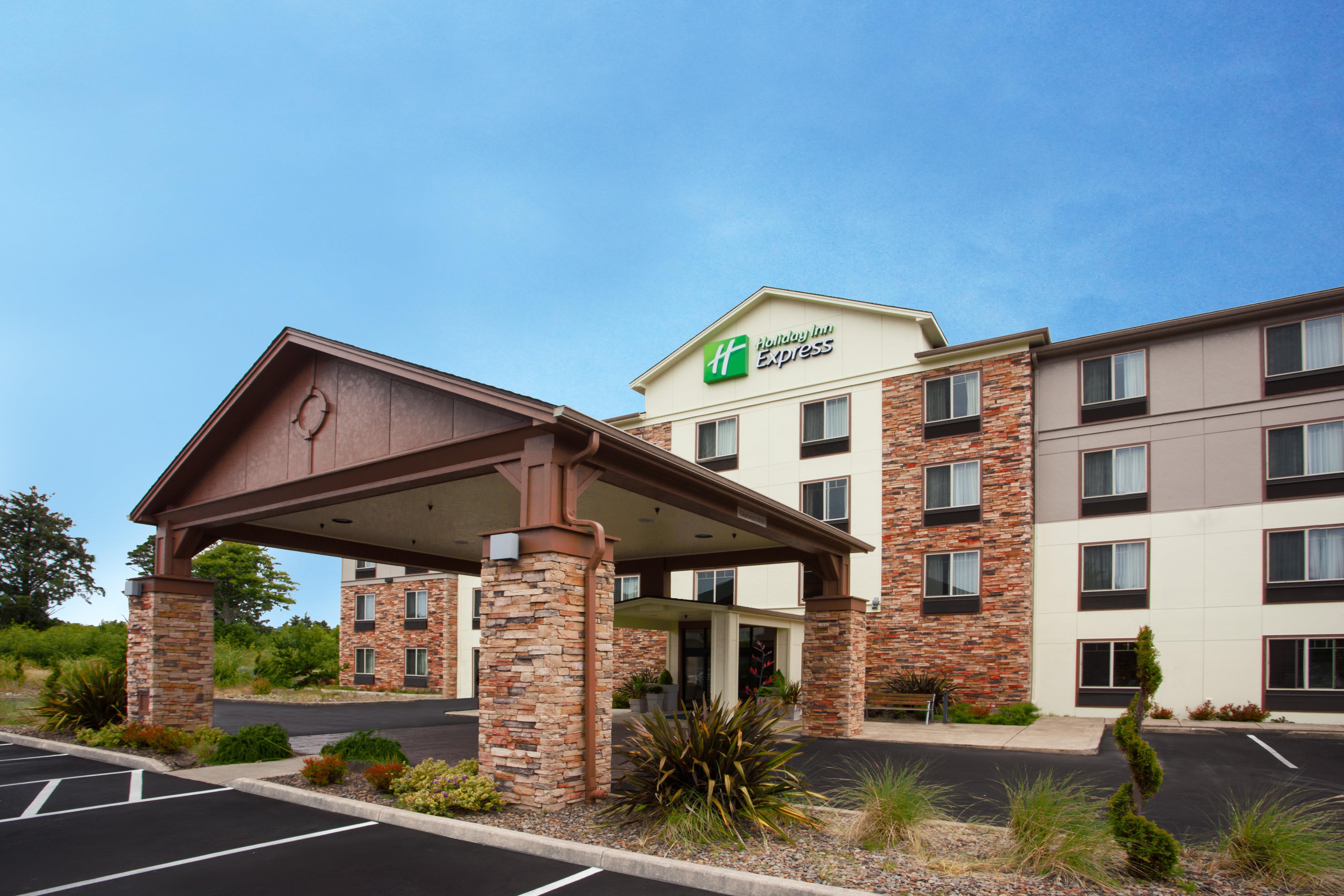 Holiday Inn Express Newport, An Ihg Hotel Exterior photo