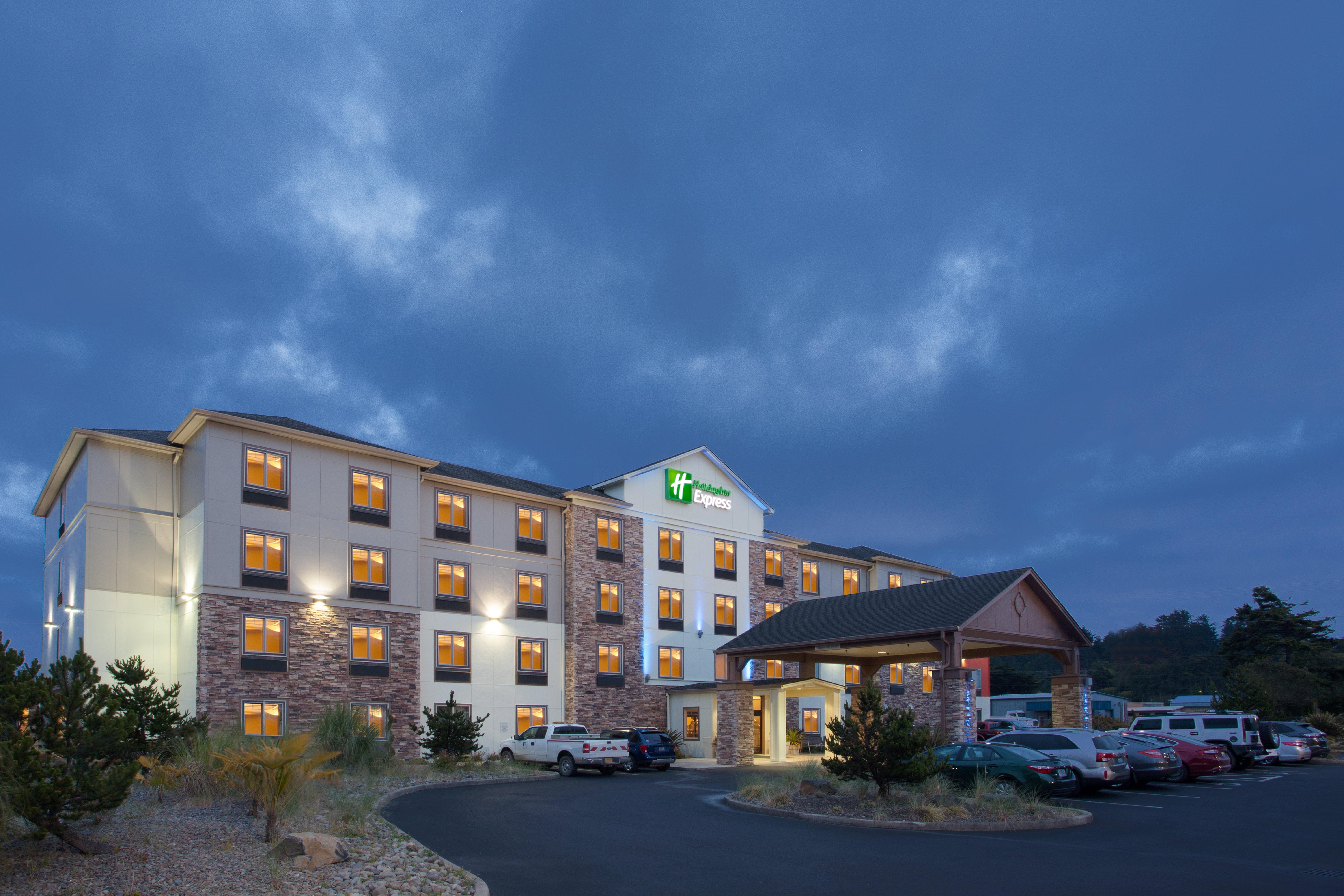 Holiday Inn Express Newport, An Ihg Hotel Exterior photo