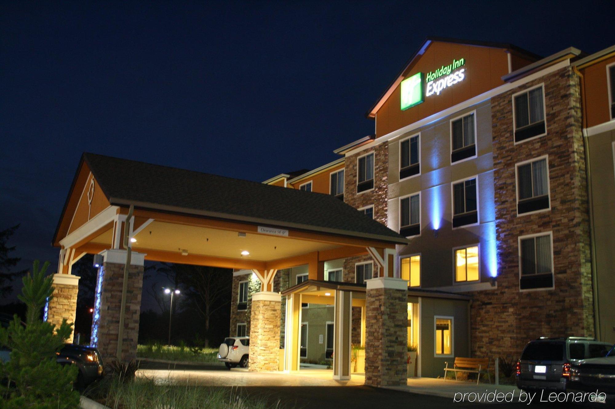 Holiday Inn Express Newport, An Ihg Hotel Exterior photo