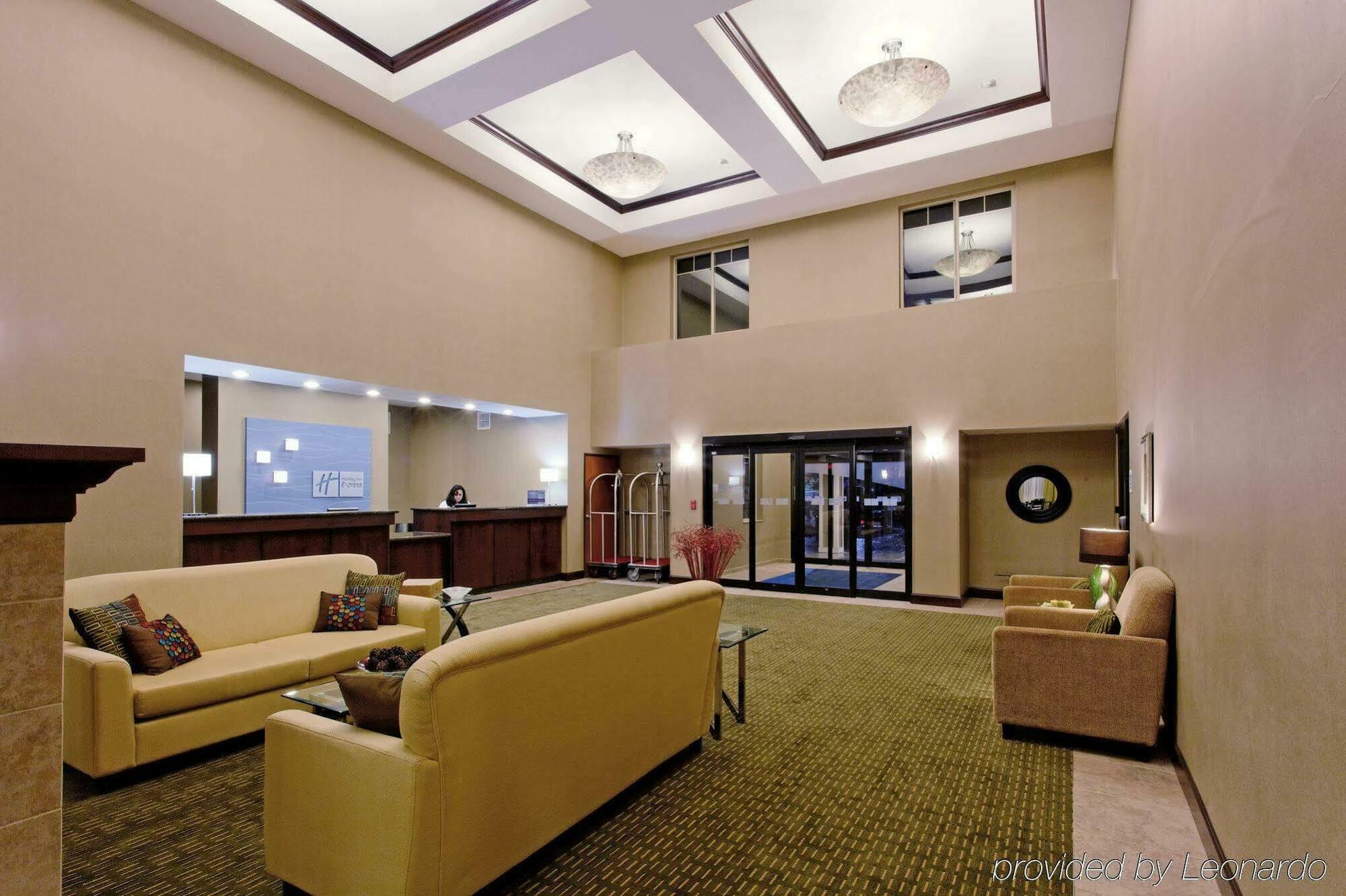 Holiday Inn Express Newport, An Ihg Hotel Interior photo